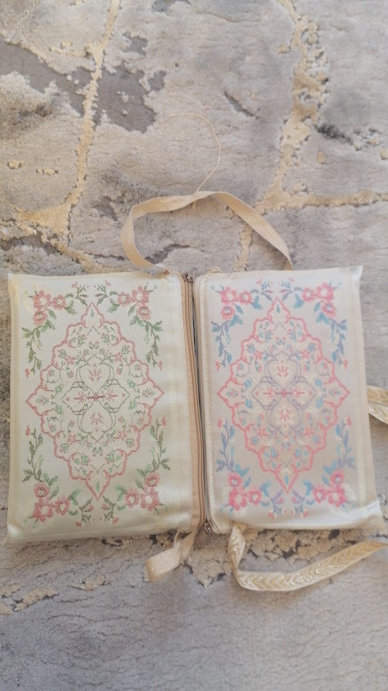 سجادة صلاة مع حقيبة