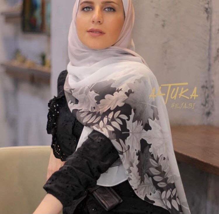 حجاب شال كريب طباعه اوراق خريف التقى.